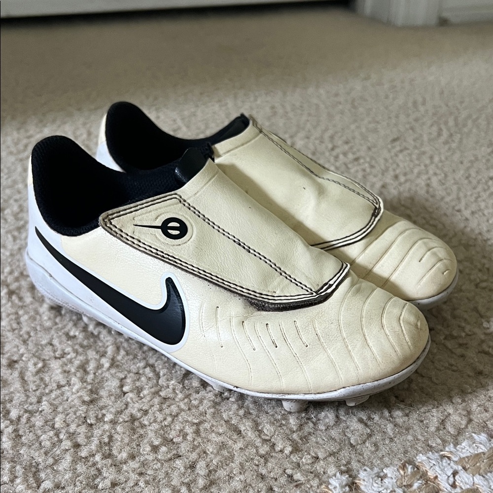 Nike Kids Soccer Cleats Size 13c
